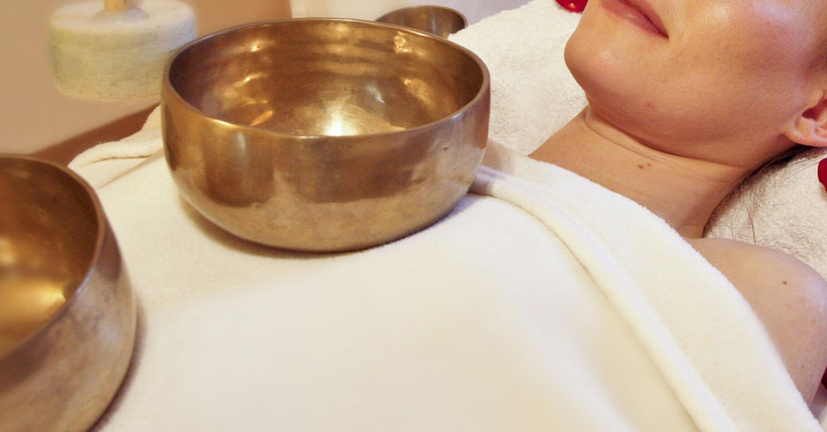 Klangschalen Massage, Regensburg, Monika Gull Klangschalen Massage, Regensburg, Monika Gull